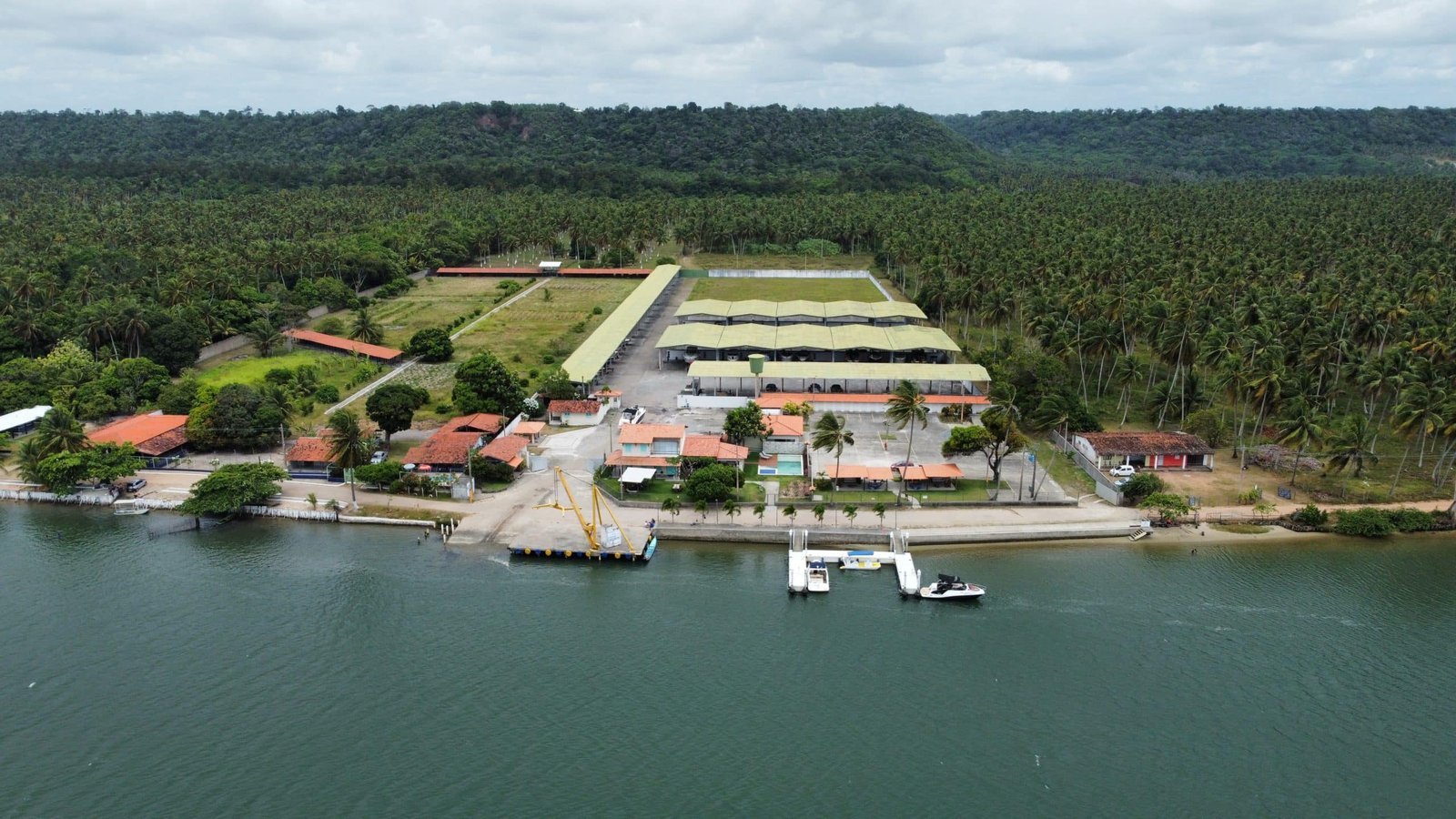 Vista aérea da Marina Caiçara